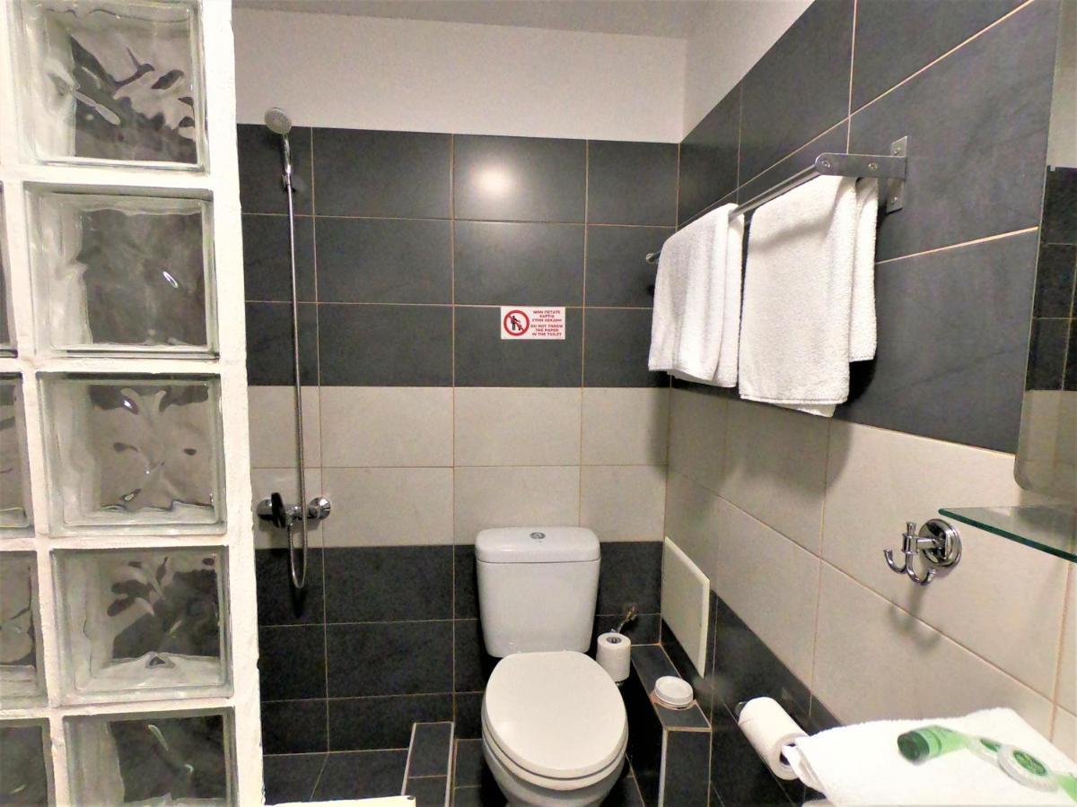 Achillion Hotel Piraeus Ngoại thất bức ảnh