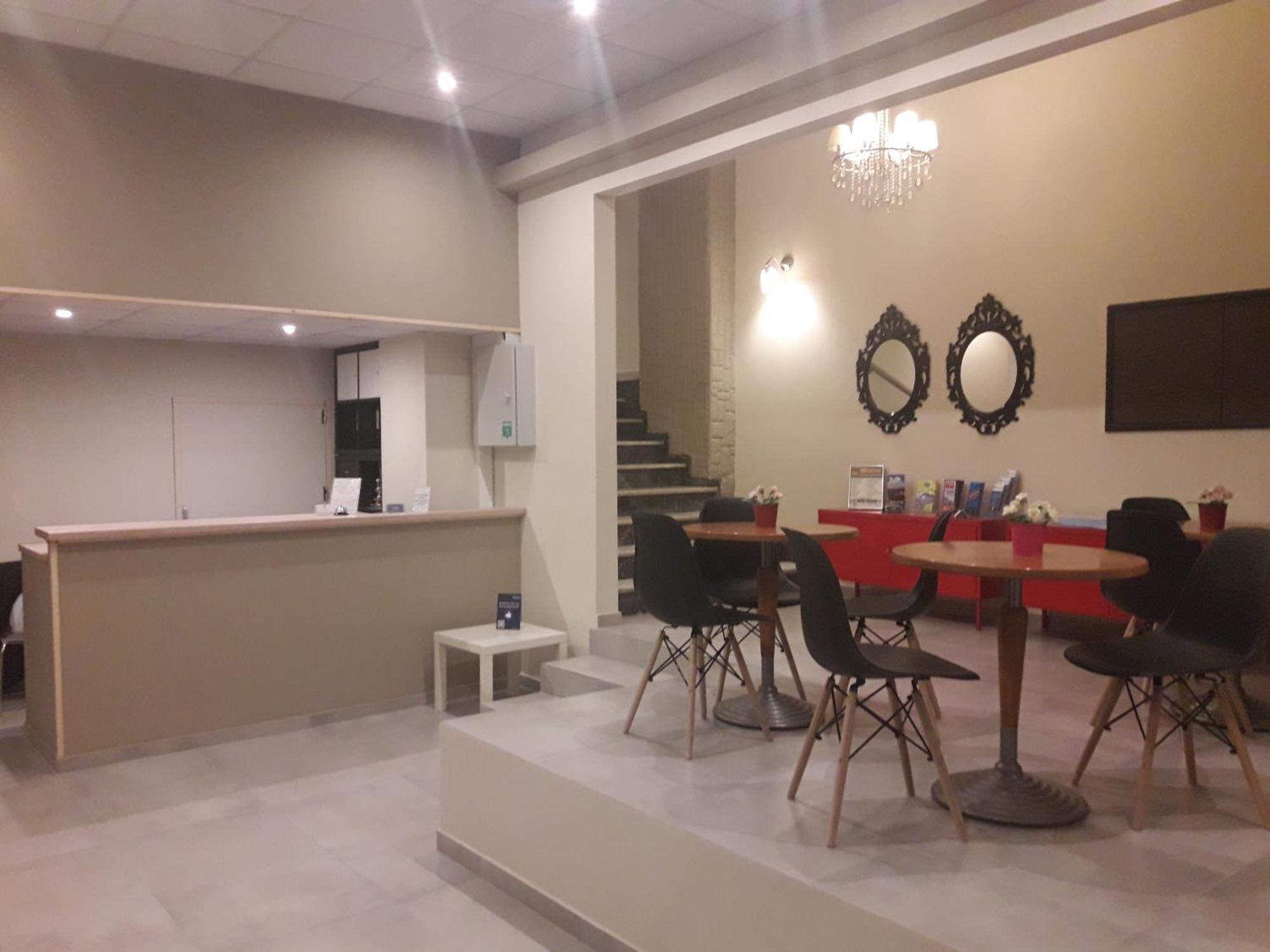 Achillion Hotel Piraeus Ngoại thất bức ảnh