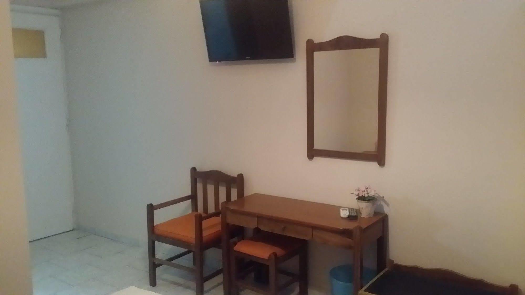 Achillion Hotel Piraeus Ngoại thất bức ảnh