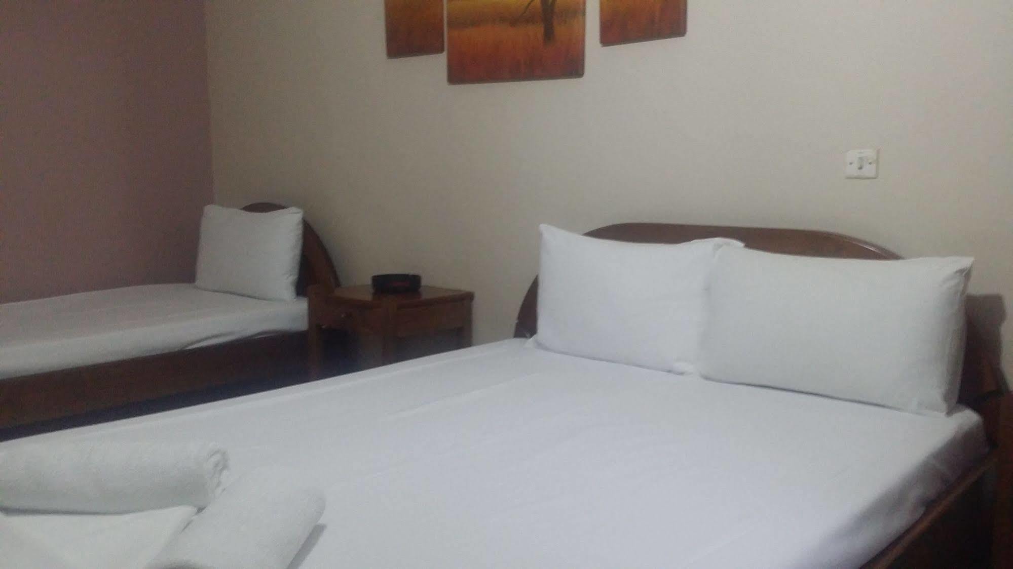 Achillion Hotel Piraeus Ngoại thất bức ảnh
